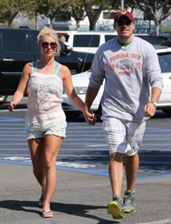 Britney Spears feet photo thumbnail