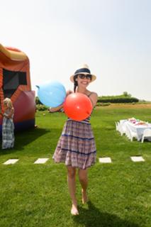 Emmy Rossum feet photo thumbnail