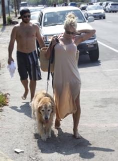 Pamela Anderson feet photo thumbnail