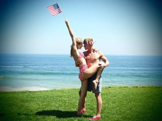 Taylor Swift feet photo thumbnail