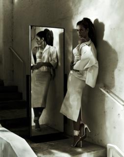 Cindy Crawford feet photo thumbnail