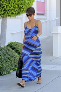 Halle Berry feet photo thumbnail