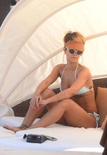 Rihanna feet photo thumbnail