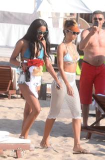Rihanna feet photo thumbnail