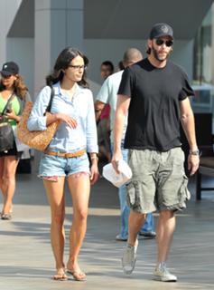 Jordana Brewster feet photo thumbnail