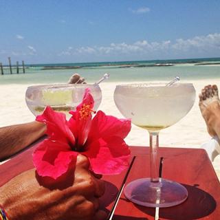 Brooke Burke feet photo thumbnail