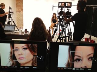 Brooke Burke feet photo thumbnail