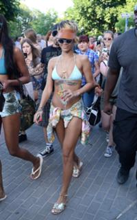Rihanna feet photo thumbnail