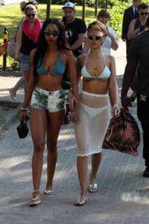 Rihanna feet photo thumbnail