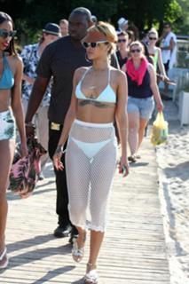 Rihanna feet photo thumbnail