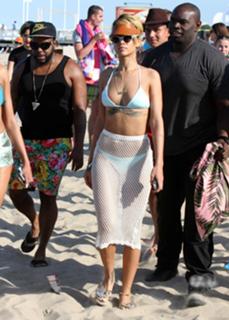 Rihanna feet photo thumbnail