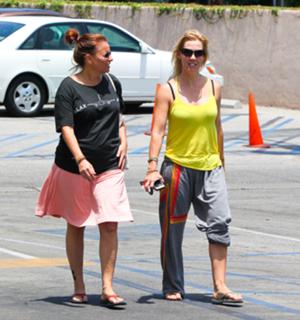 Jennie Garth feet photo thumbnail