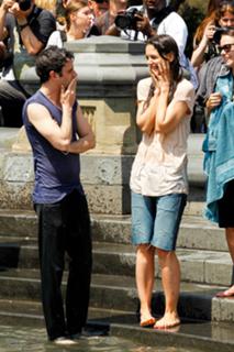 Katie Holmes feet photo thumbnail