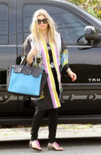 Fergie feet photo thumbnail