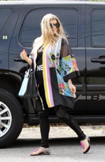 Fergie feet photo thumbnail