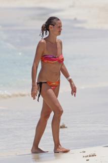 Heidi Klum feet photo thumbnail