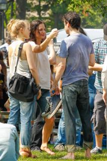 Katie Holmes feet photo thumbnail