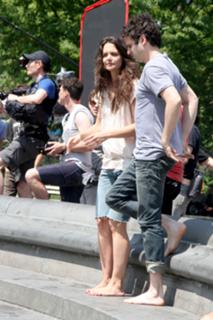 Katie Holmes feet photo thumbnail