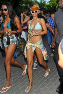 Rihanna feet photo thumbnail