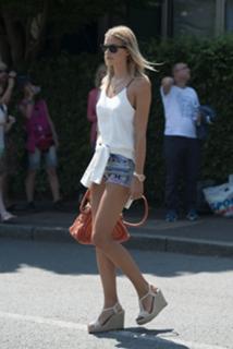 Lena Gercke feet photo thumbnail