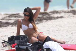 Claudia Romani feet photo thumbnail