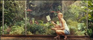 Naomi Watts feet photo thumbnail