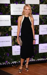 Naomi Watts feet photo thumbnail