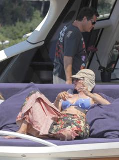 Uma Thurman feet photo thumbnail
