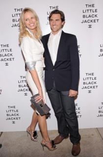 Karolina Kurkova feet photo thumbnail