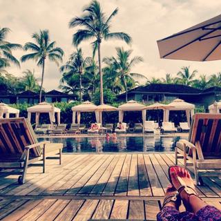 Shay Mitchell feet photo thumbnail