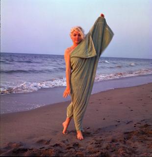 Marilyn Monroe feet photo thumbnail