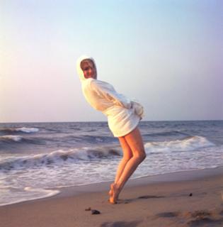 Marilyn Monroe feet photo thumbnail