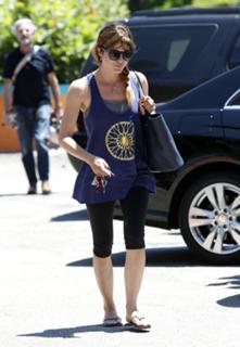 Selma Blair feet photo thumbnail