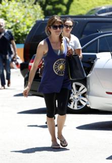 Selma Blair feet photo thumbnail