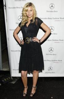 Aly Michalka feet photo thumbnail