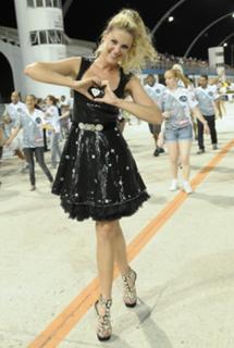 Ana Hickmann feet photo thumbnail