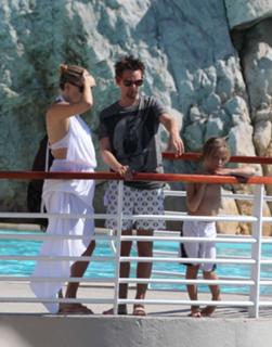 Kate Hudson feet photo thumbnail