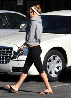 Kate Hudson feet photo thumbnail