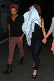 Ariana Grande feet photo thumbnail