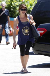 Selma Blair feet photo thumbnail