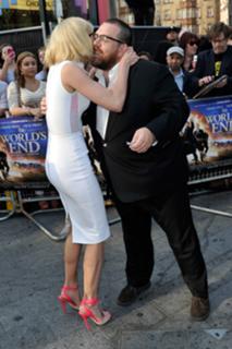 Rosamund Pike feet photo thumbnail