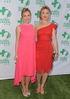 Elisabeth Röhm feet photo thumbnail