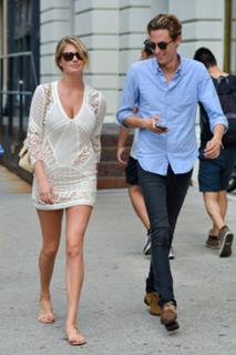 Kate Upton feet photo thumbnail