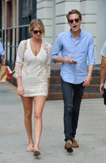 Kate Upton feet photo thumbnail