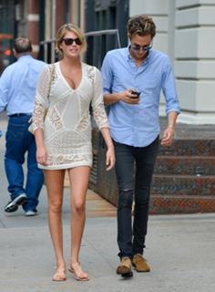 Kate Upton feet photo thumbnail