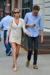 Kate Upton feet photo thumbnail