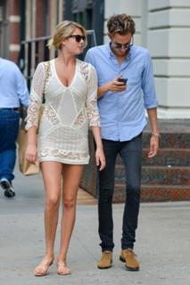 Kate Upton feet photo thumbnail