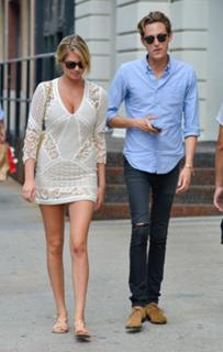 Kate Upton feet photo thumbnail