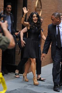 Salma Hayek feet photo thumbnail