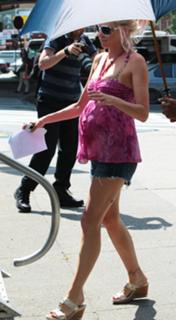 Naomi Watts feet photo thumbnail